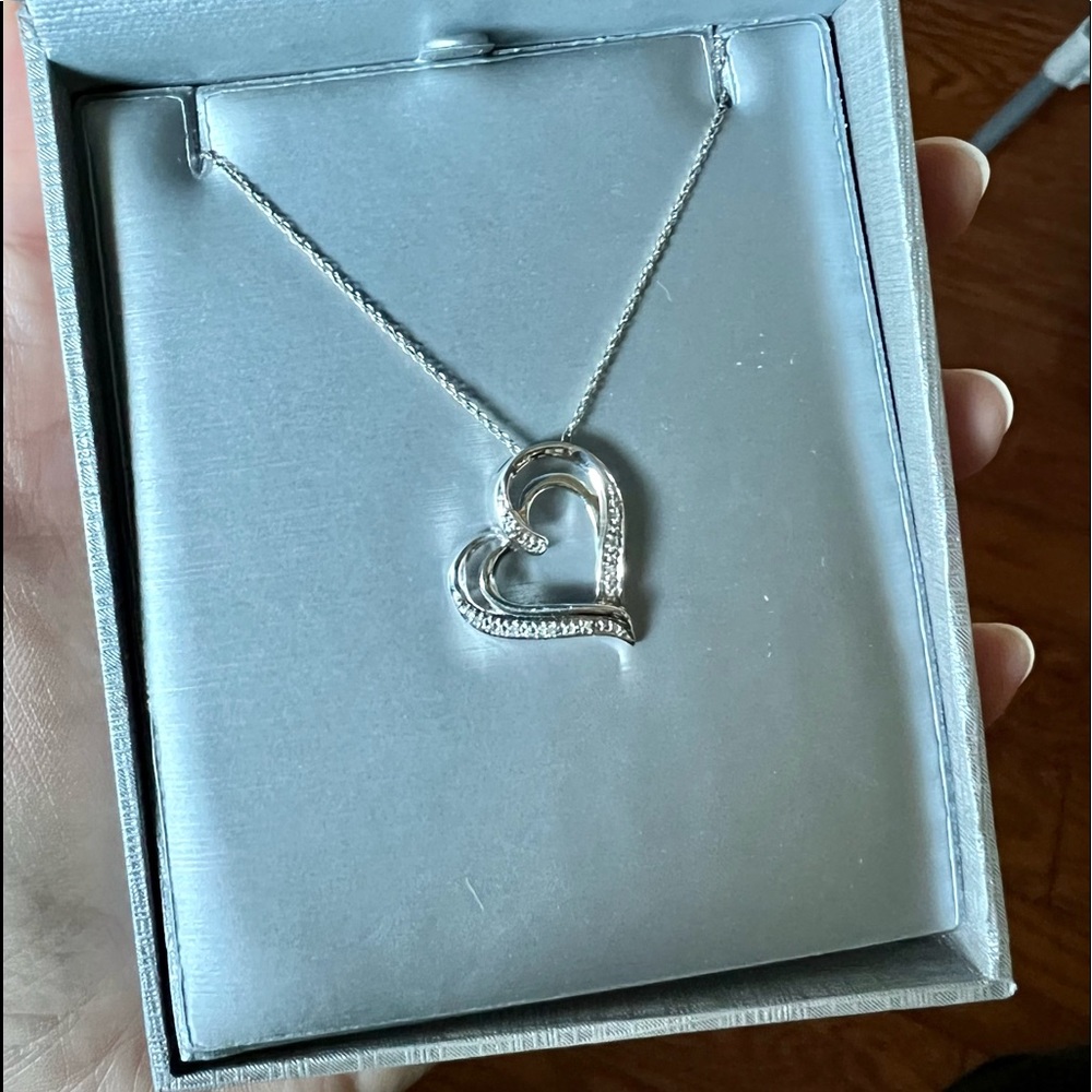 Diamond accent heart pendant
